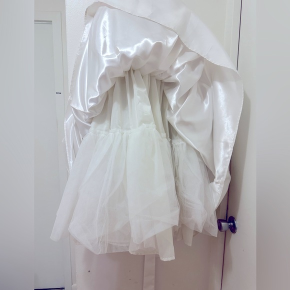 Satin Communion Dress w/ Pearl Accents & Organza Skirt 9-12 years Old. Off White - Picture 10 of 15